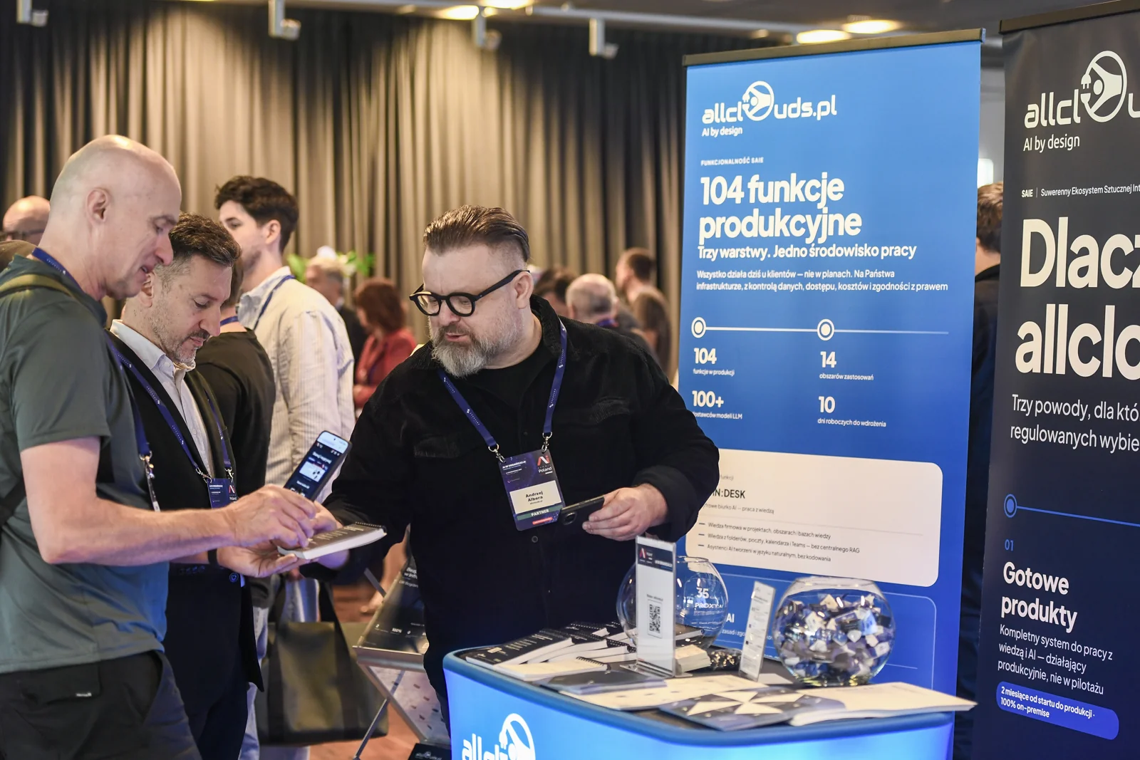 Conversations with visitors at the allclouds.pl stand